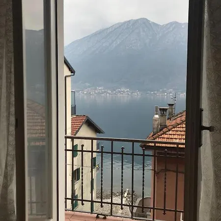 The Family - With Balcony And View Apartmán